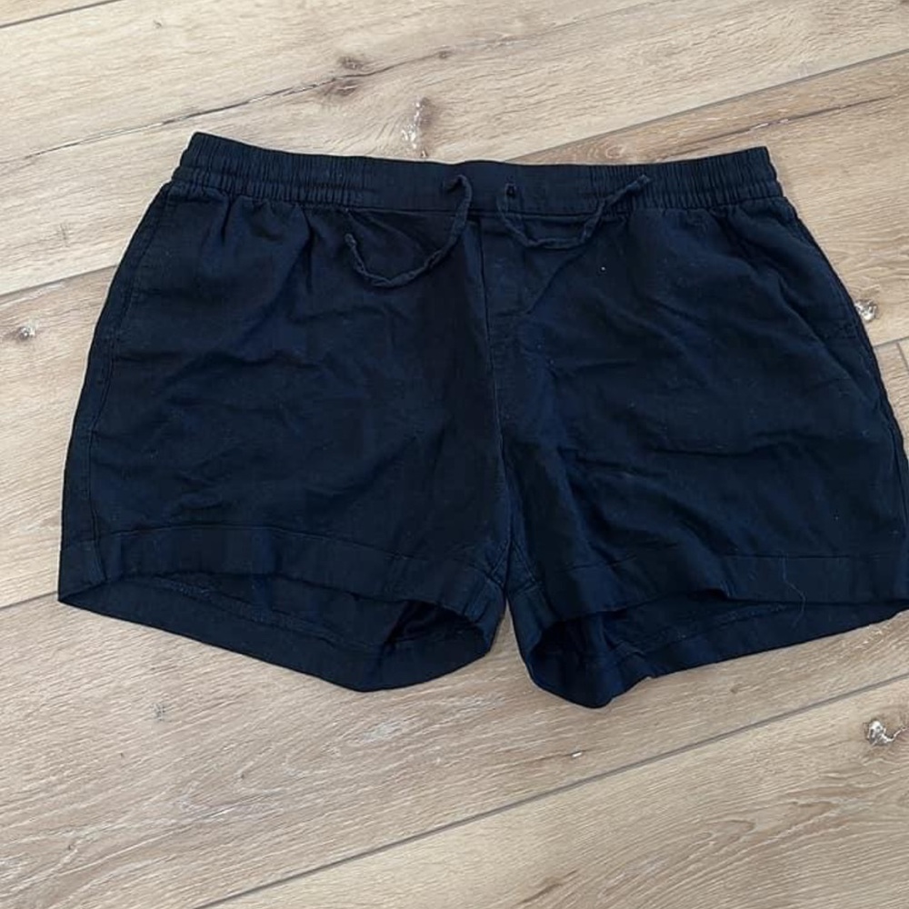Old navy black linen shorts